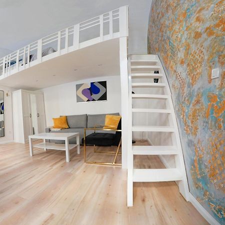 Goldart Design Apartment In The Heart Of Budapesta Exterior foto