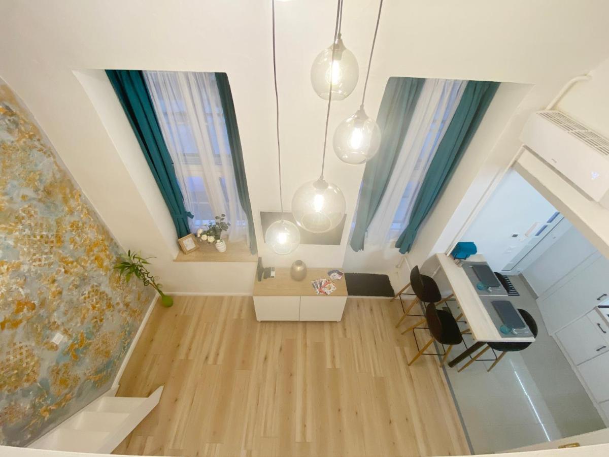 Goldart Design Apartment In The Heart Of Budapesta Exterior foto