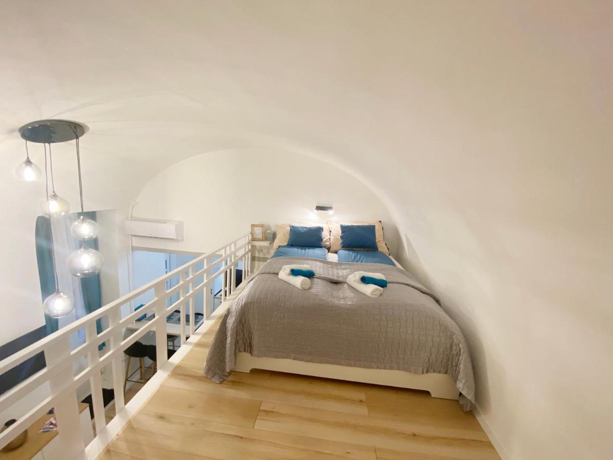 Goldart Design Apartment In The Heart Of Budapesta Exterior foto